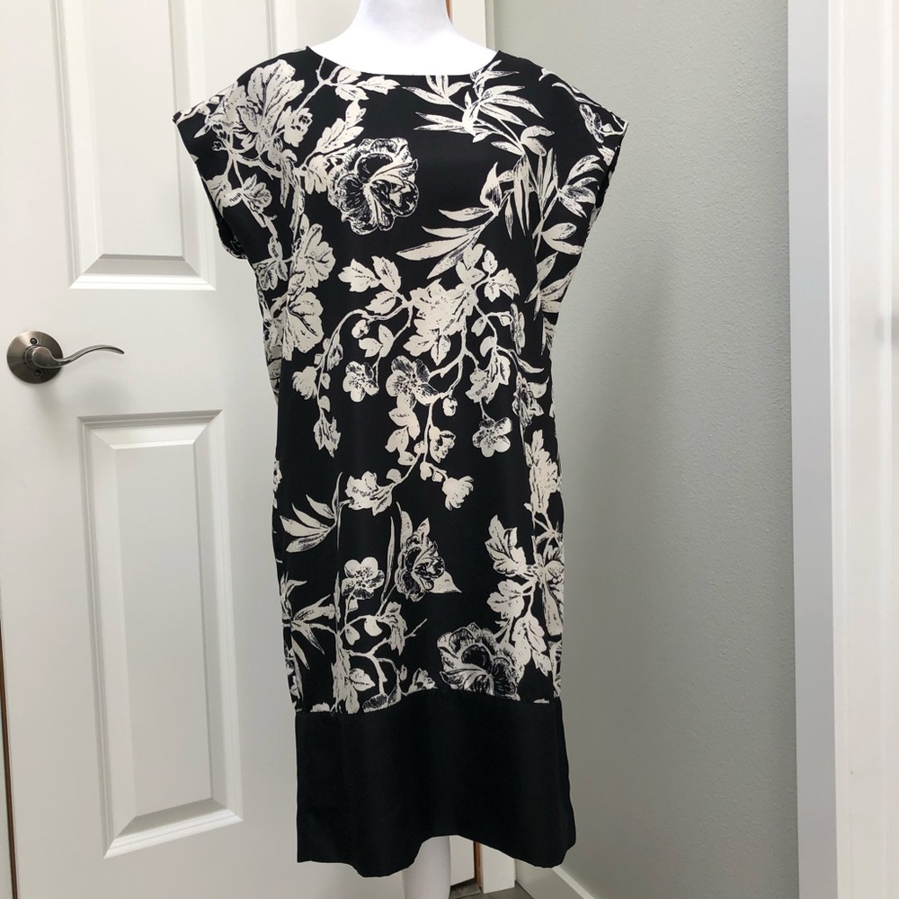 JOE FRESH SHORT SLEEVE T SHIRT BOXY DRESS FLORAL BLACK WHITE XS